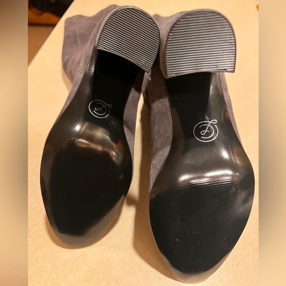 Chinese Laundry, Gun Powder Grey Suede knee high boots - Picture 4 of 5